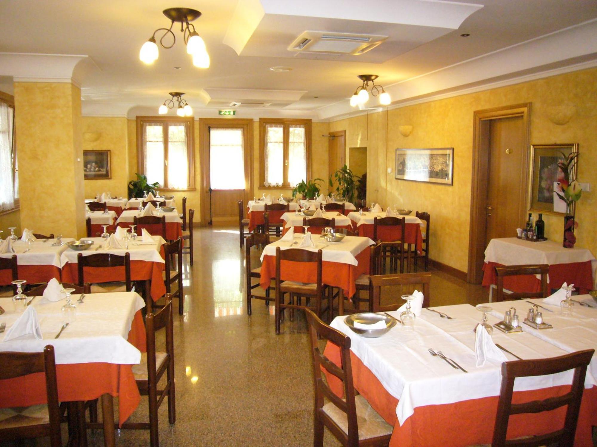 Bed and Breakfast Trattoria Bettola Lonato del Garda Exterior foto